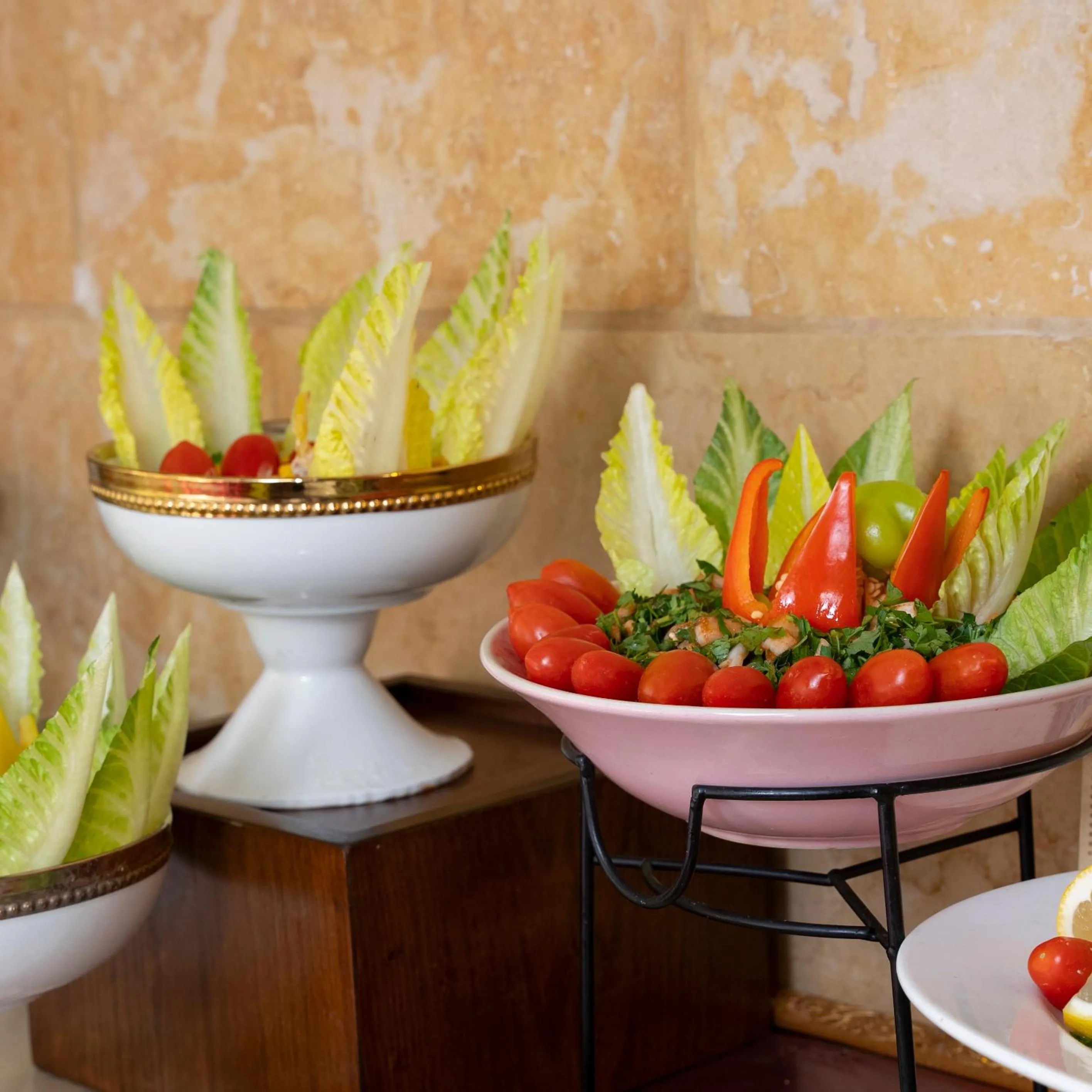Restaurant/places to eat in Sama Paris Plaza Hotel