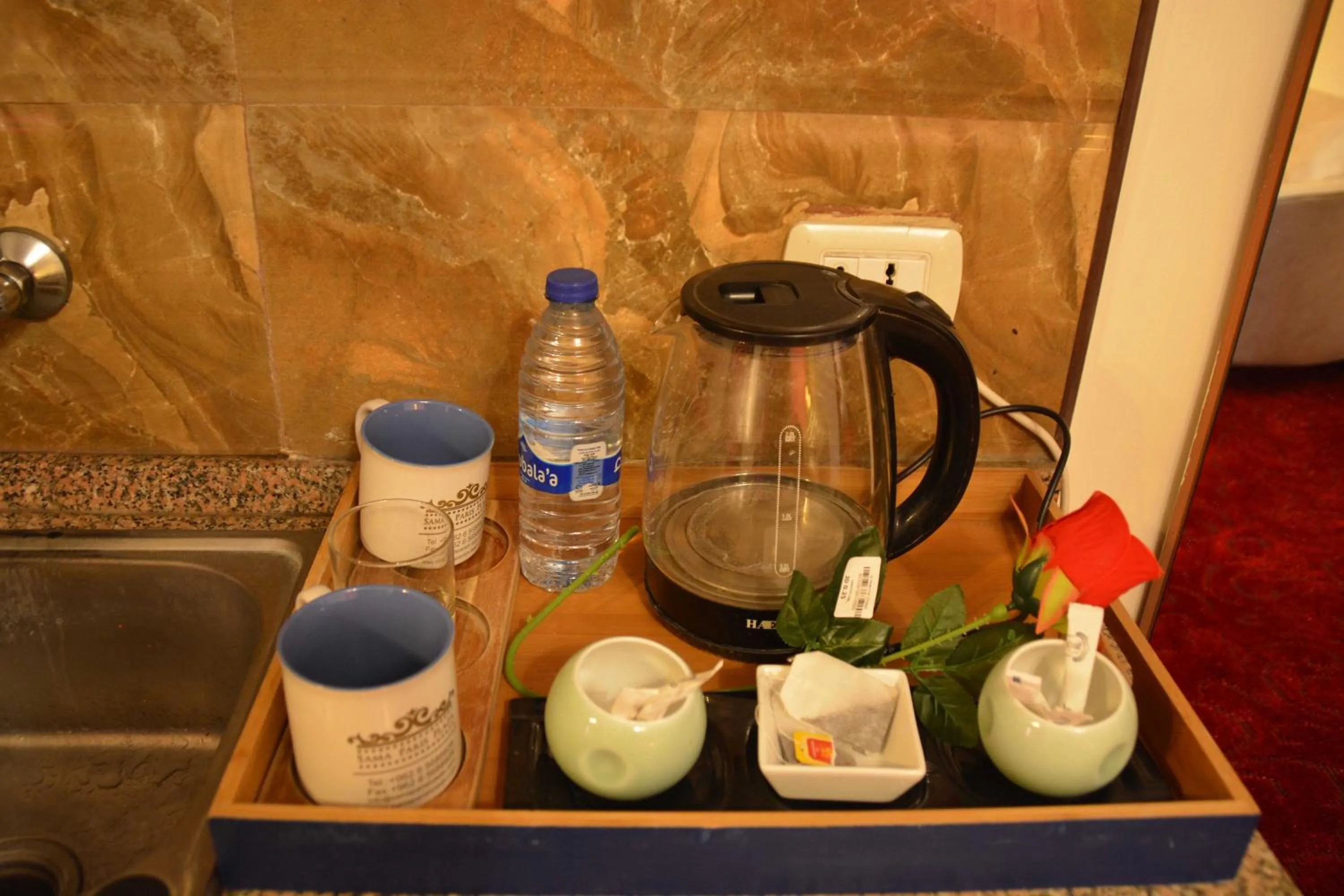 Coffee/tea facilities in Sama Paris Plaza Hotel