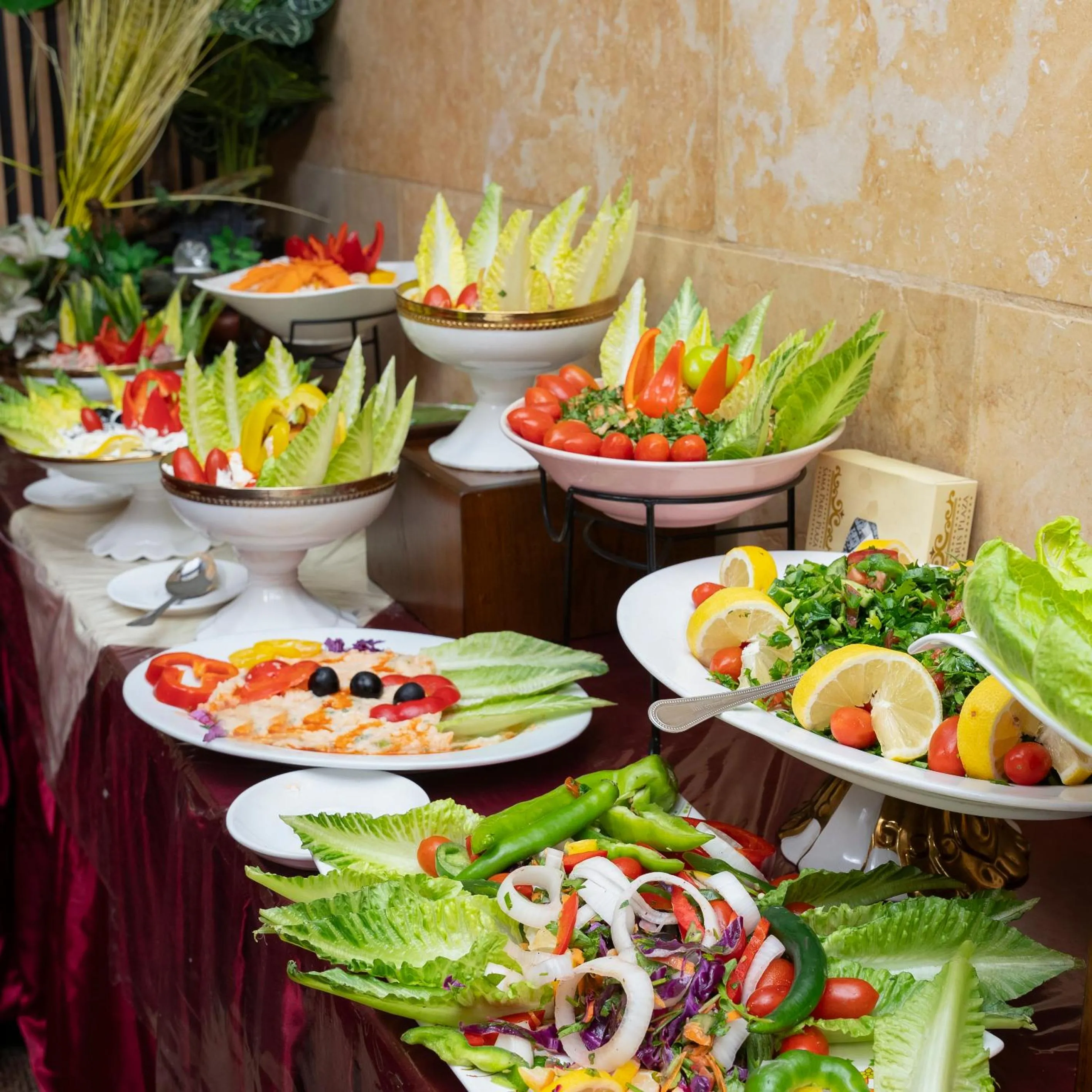 Food and drinks in Sama Paris Plaza Hotel