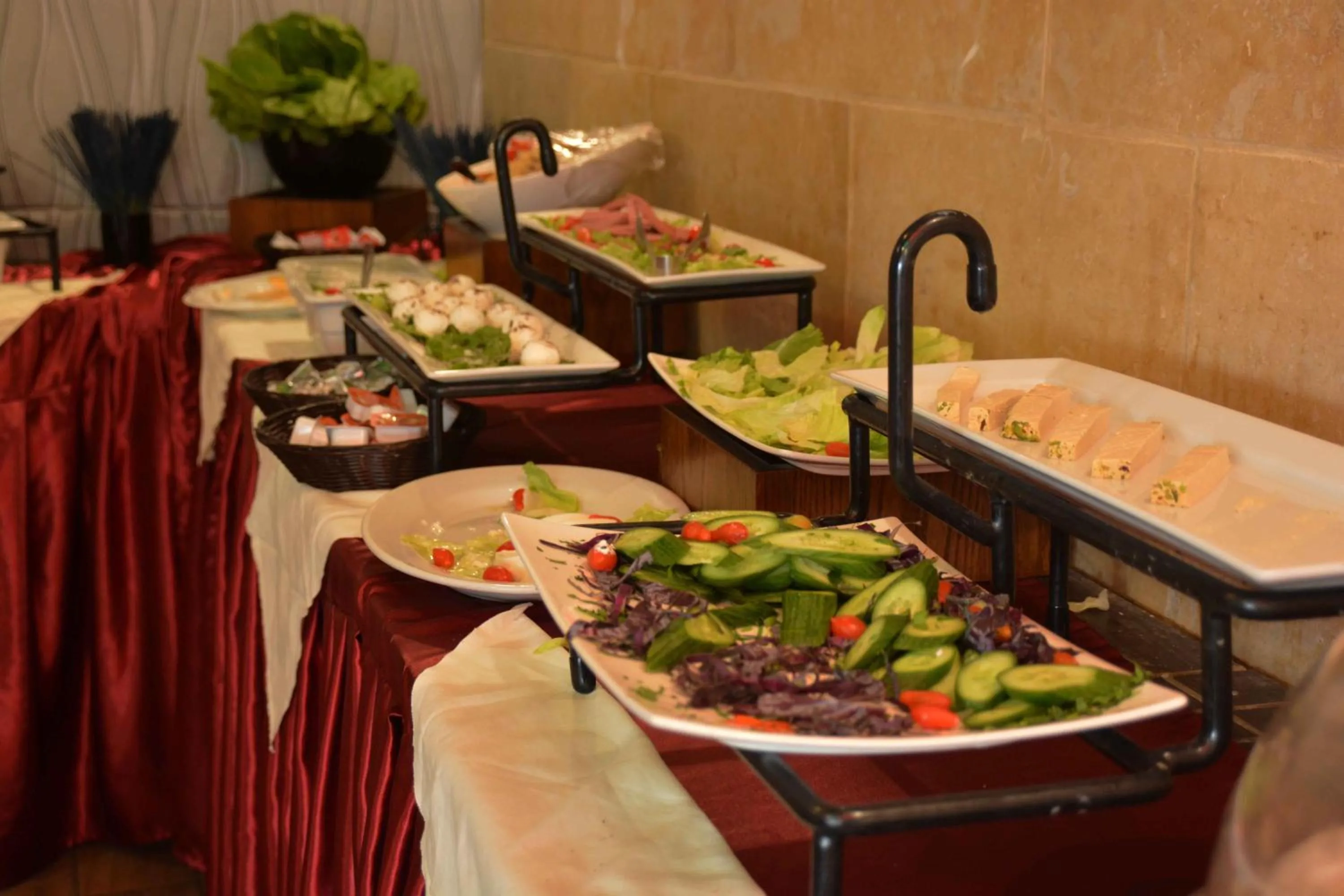 Food in Sama Paris Plaza Hotel