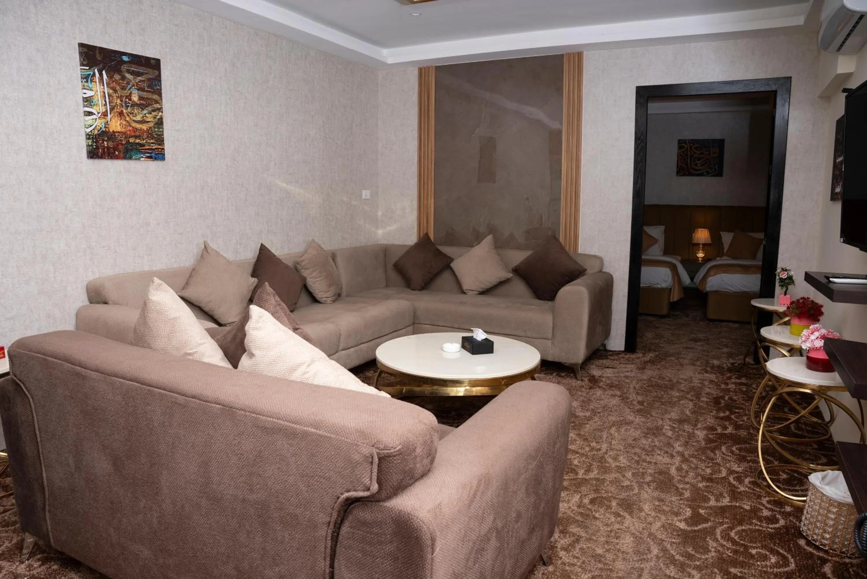 Living room in Sama Paris Plaza Hotel