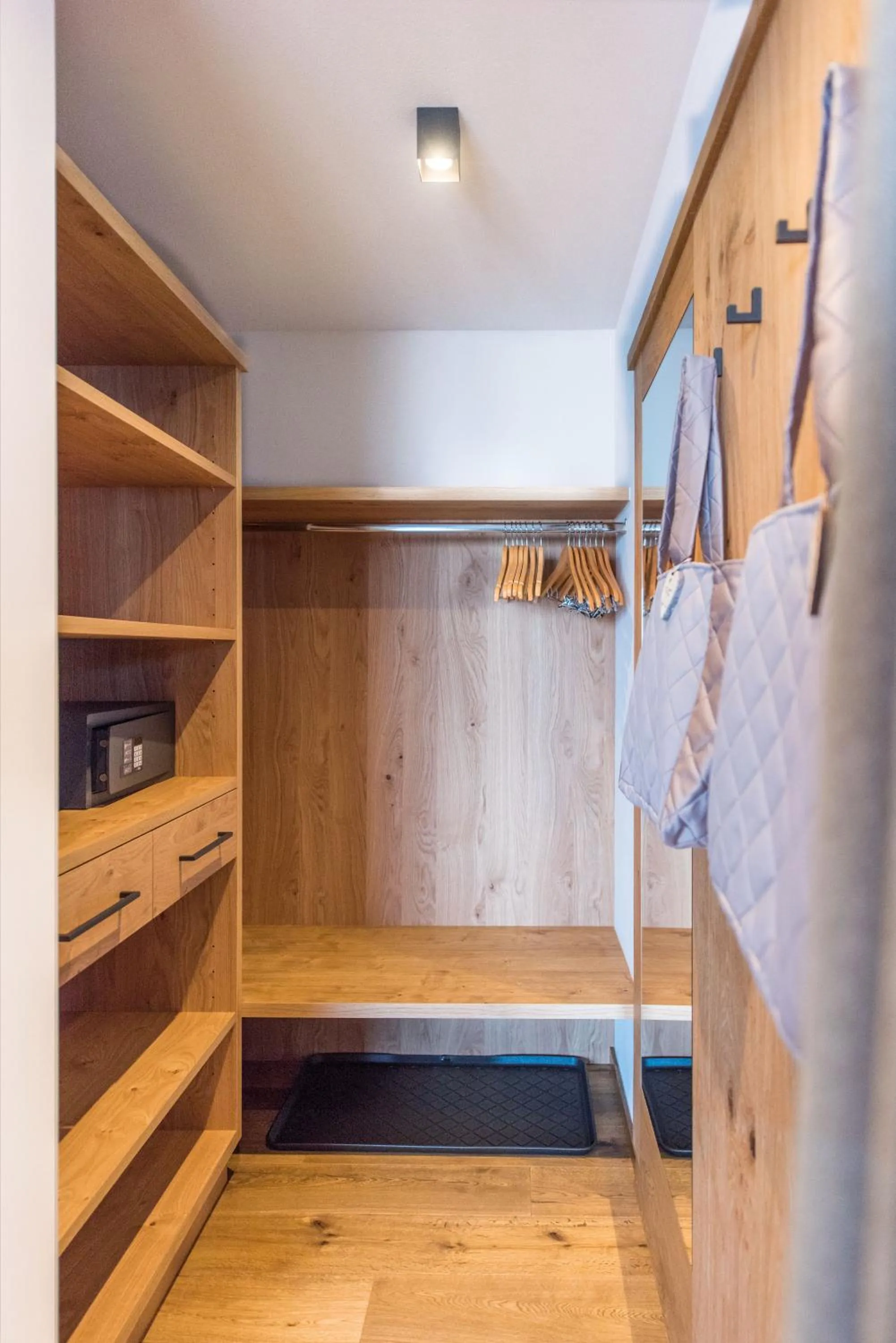 wardrobe in Hotel DAS ROYAL in Obereggen