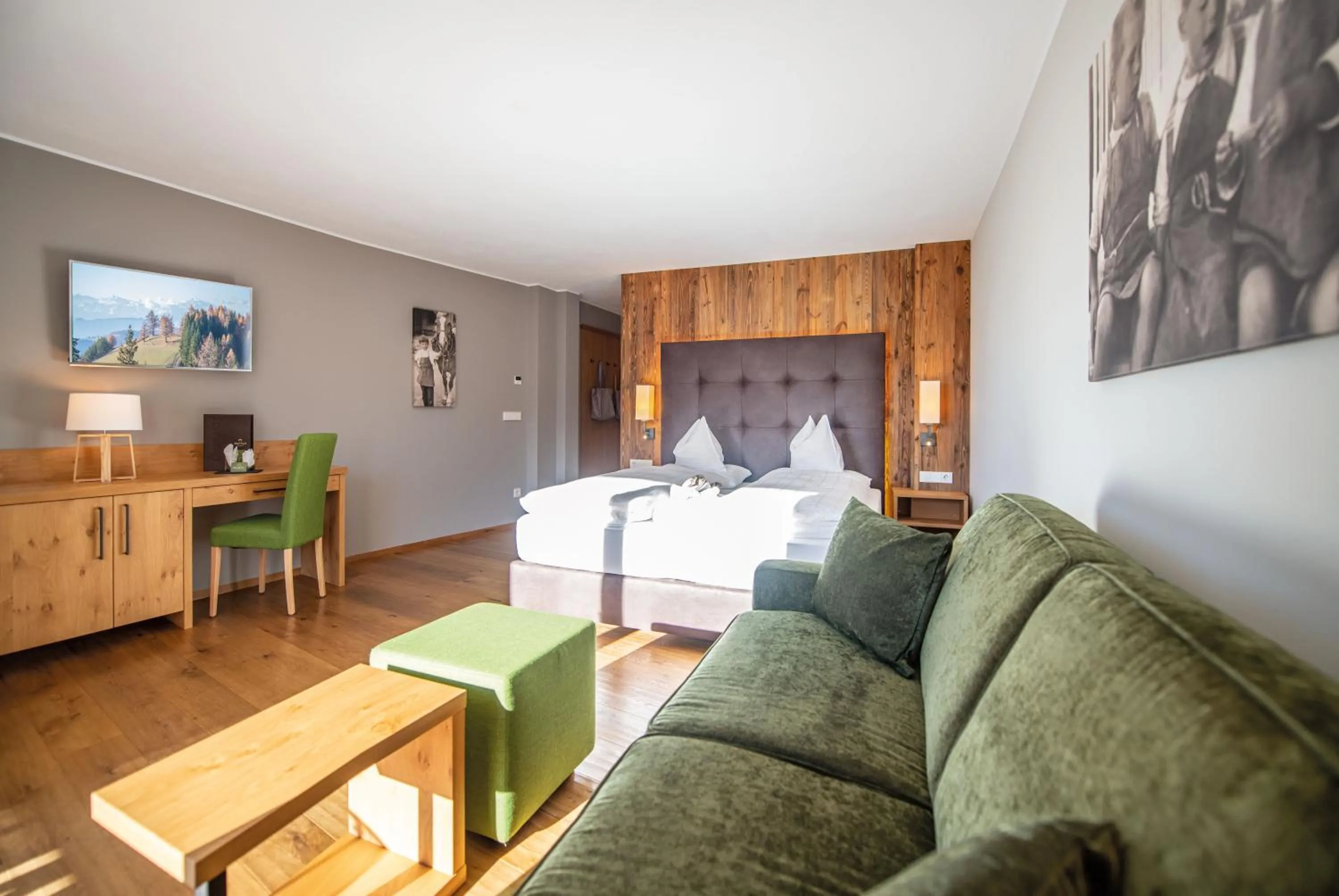 Photo of the whole room, Bed in Hotel DAS ROYAL in Obereggen