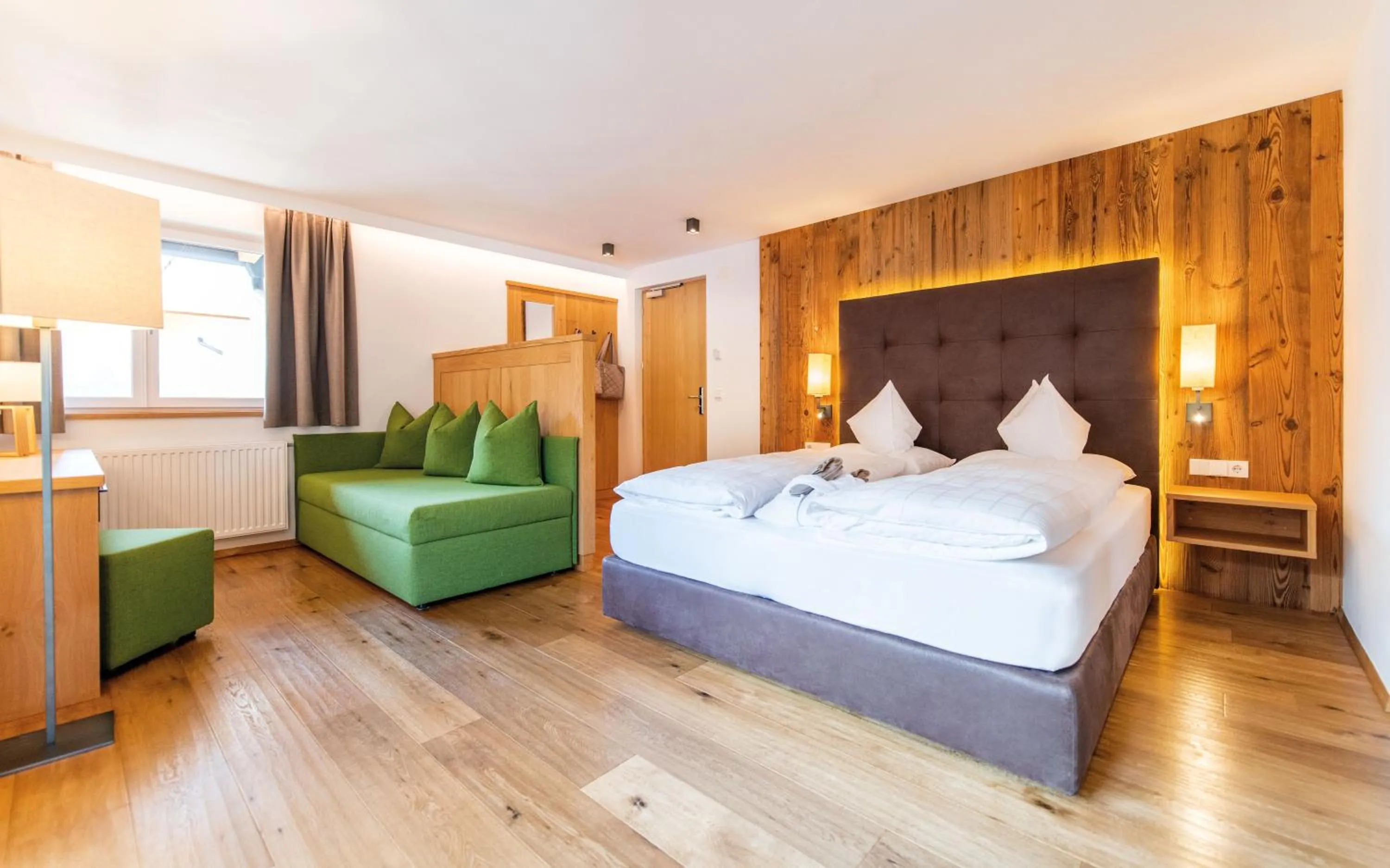 Photo of the whole room, Bed in Hotel DAS ROYAL in Obereggen