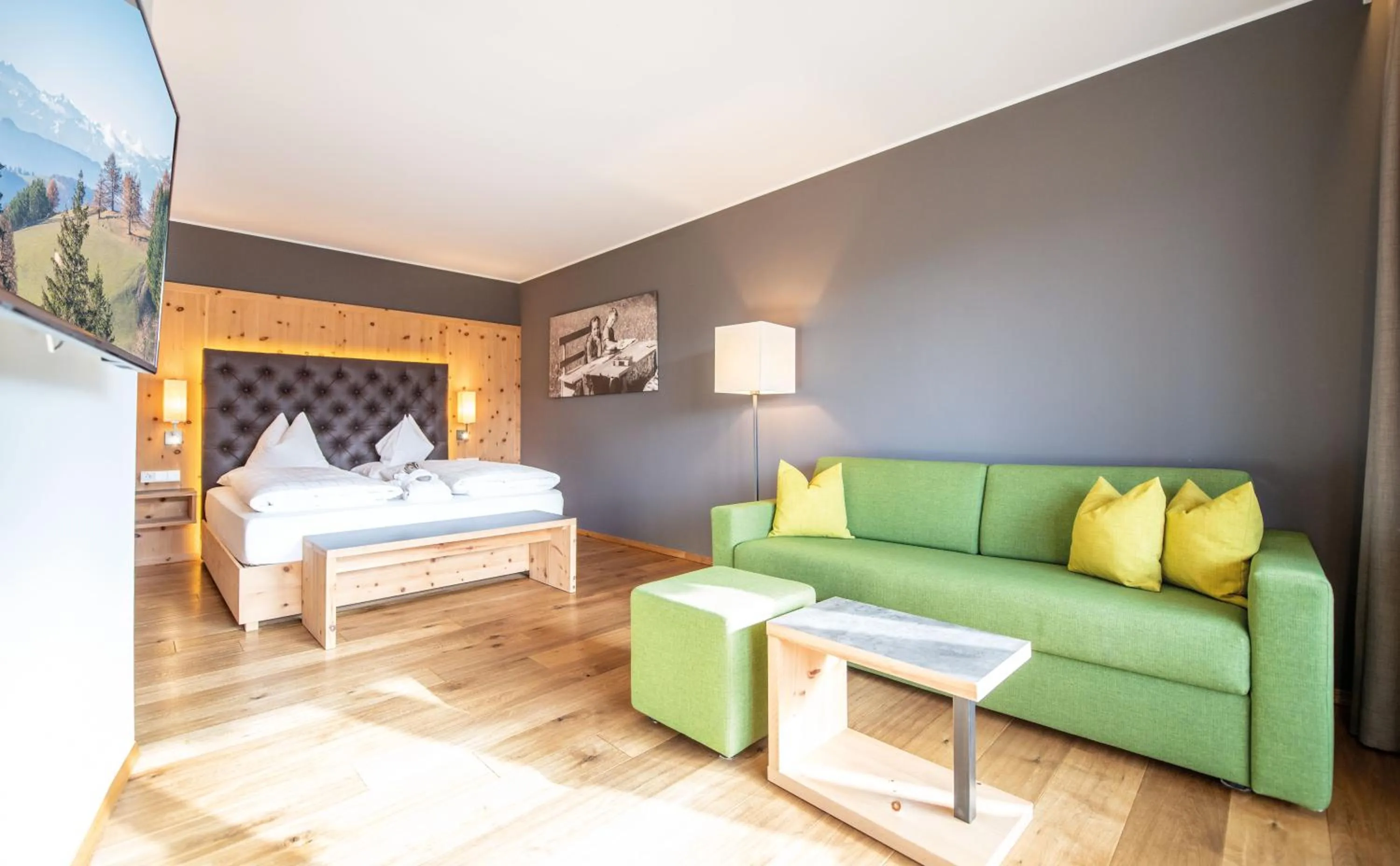 Photo of the whole room, Bed in Hotel DAS ROYAL in Obereggen