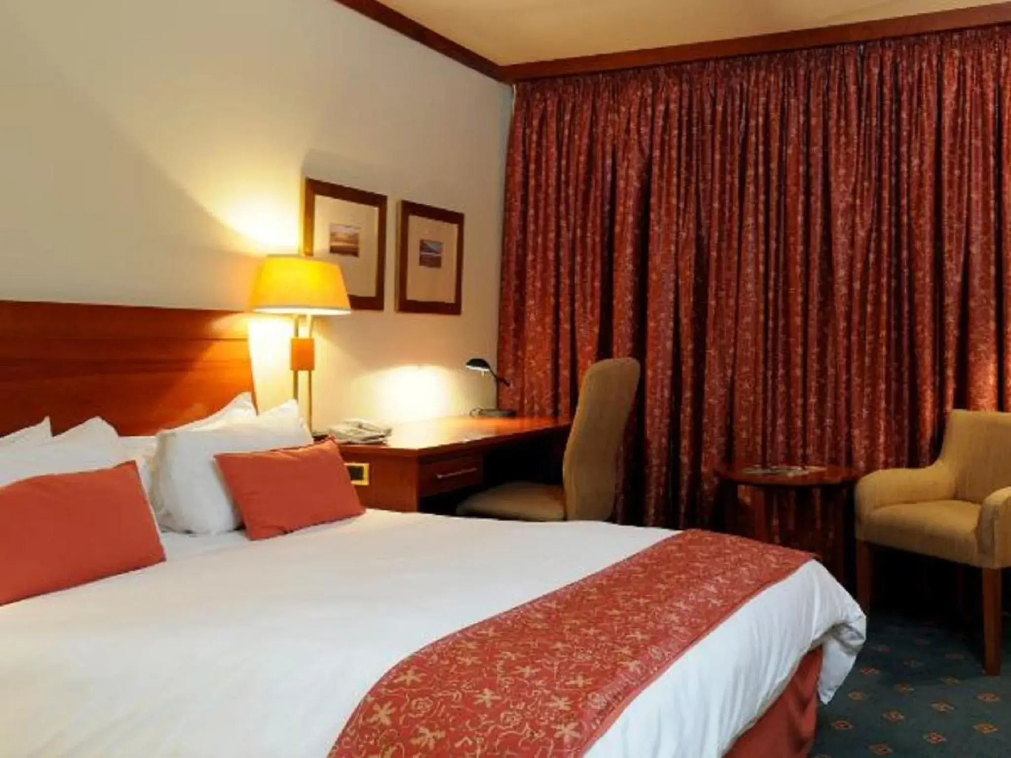 Photo of the whole room, Bed in Peermont Walmont at the Grand Palm, Gaborone Photo of the whole room, Bed in Peermont Walmont at the Grand Palm, Gaborone