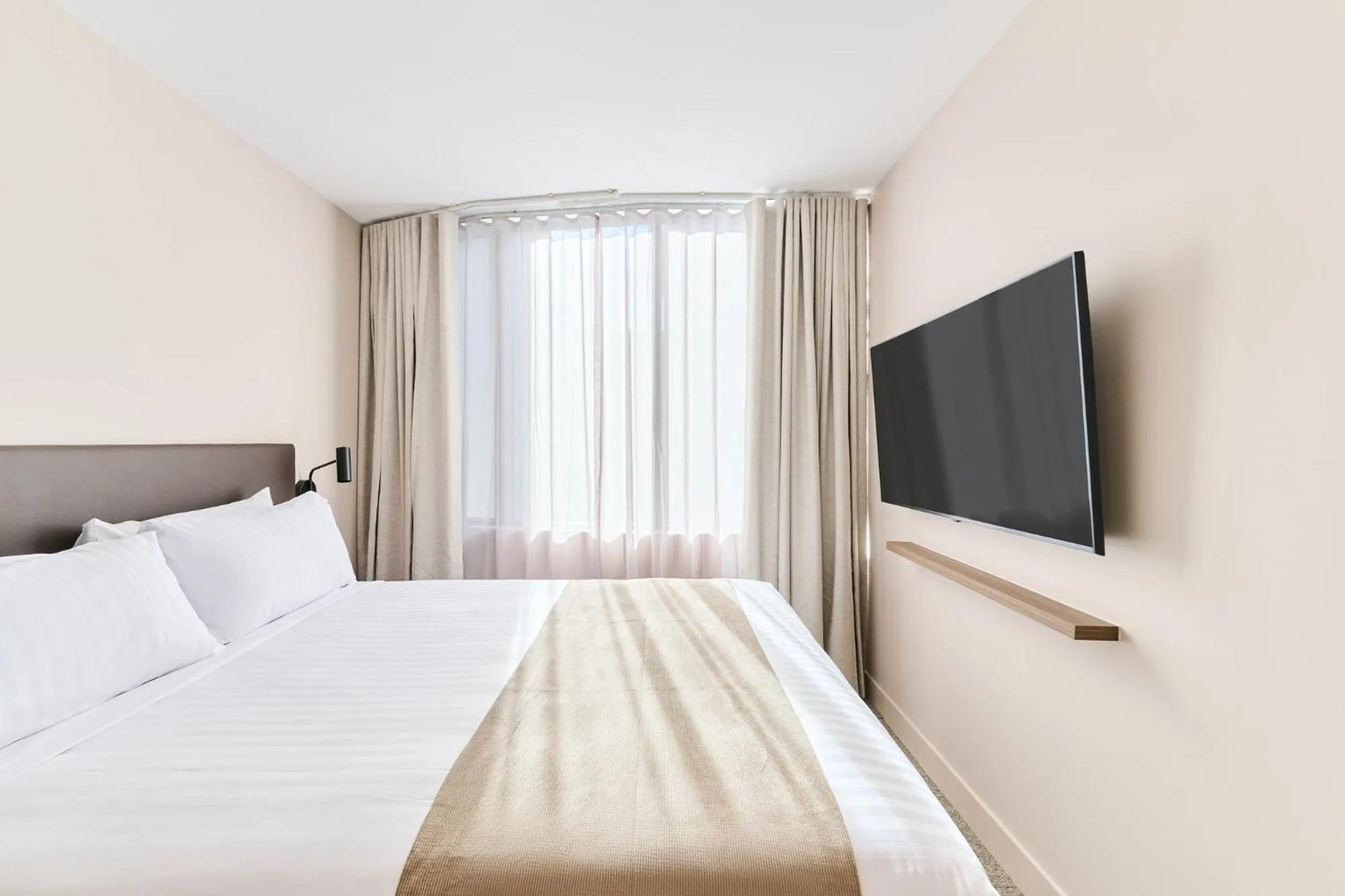 Bedroom, Bed in Abode Phillip