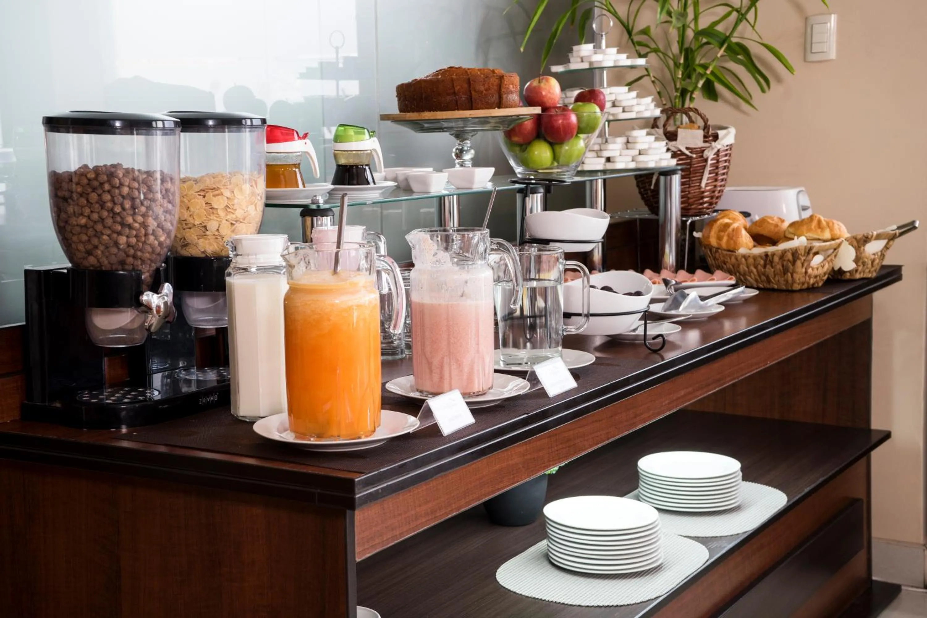 Buffet breakfast in Hotel PLATINIUM