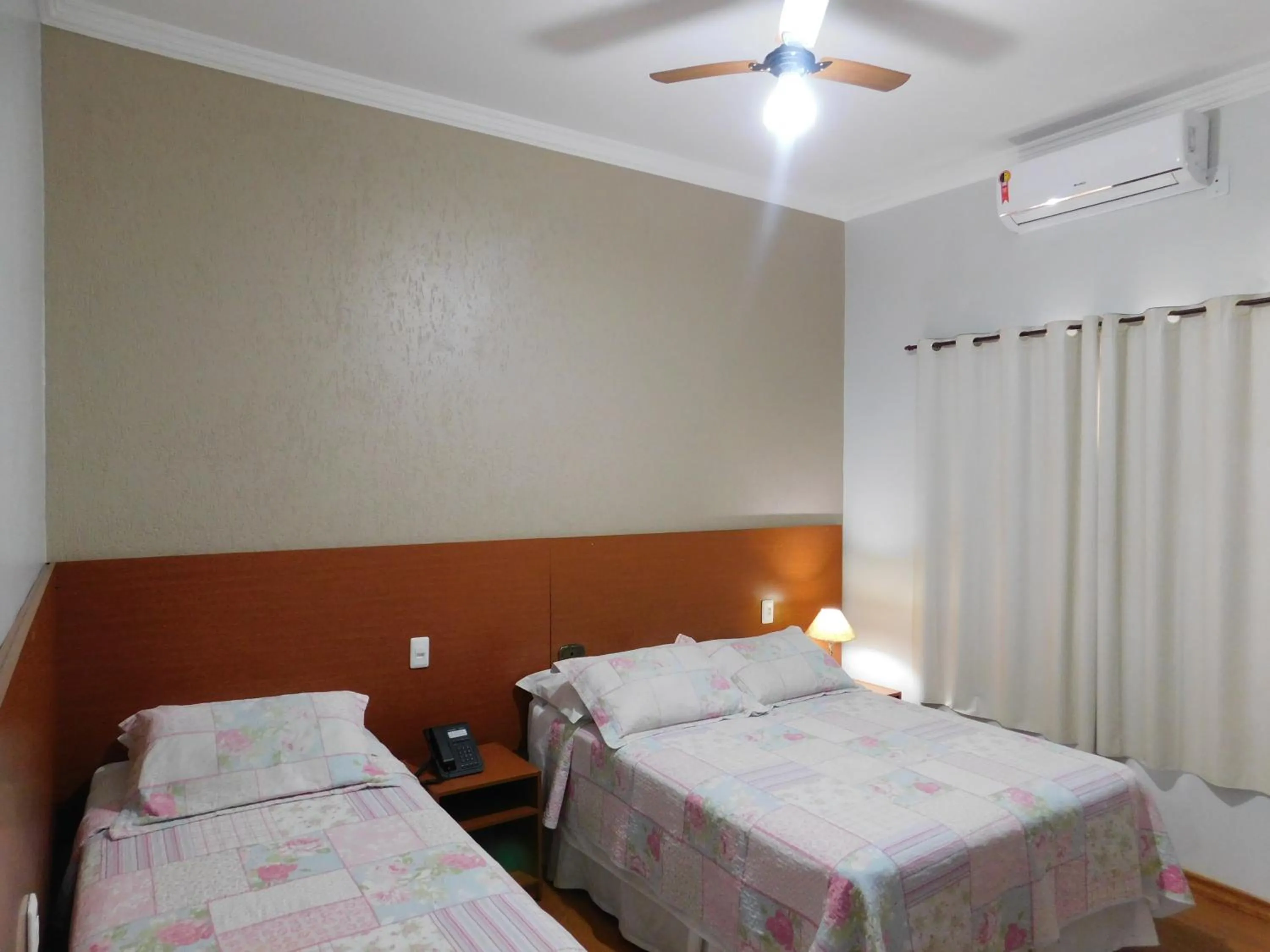 Photo of the whole room, Bed in Hotel Real São Lourenço