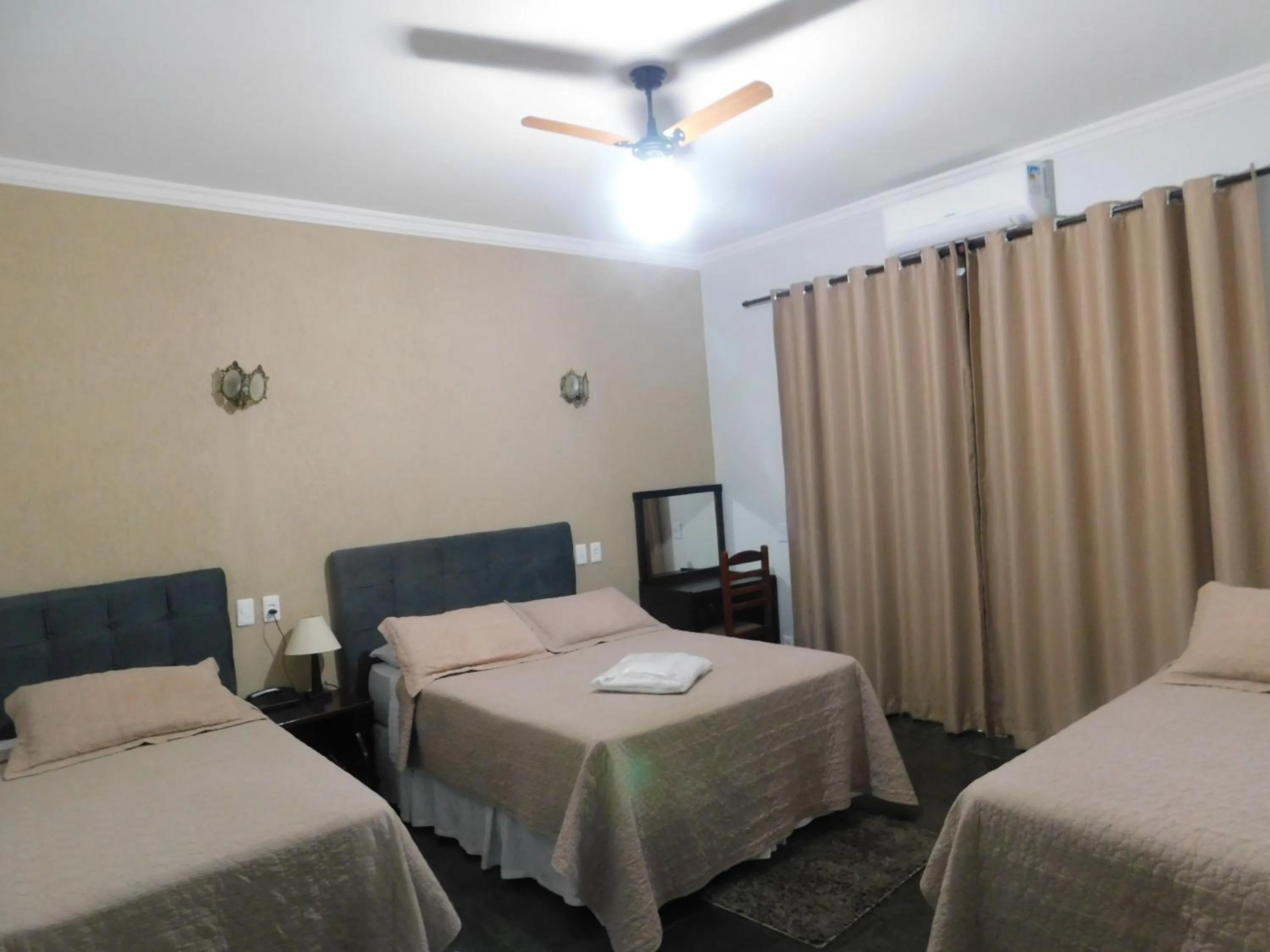 Photo of the whole room, Bed in Hotel Real São Lourenço