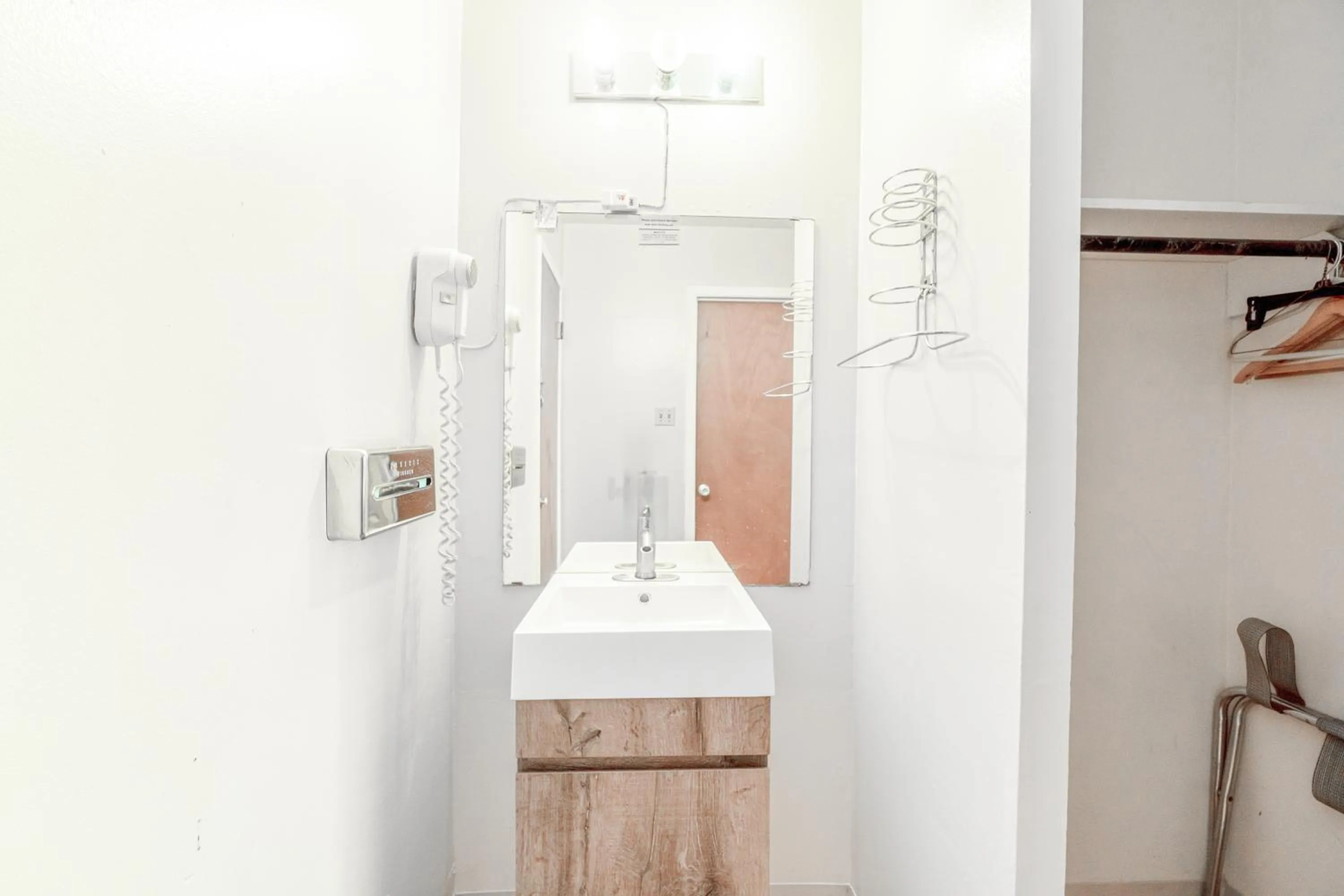 Bathroom in American Inn by OYO Colorado City I-20