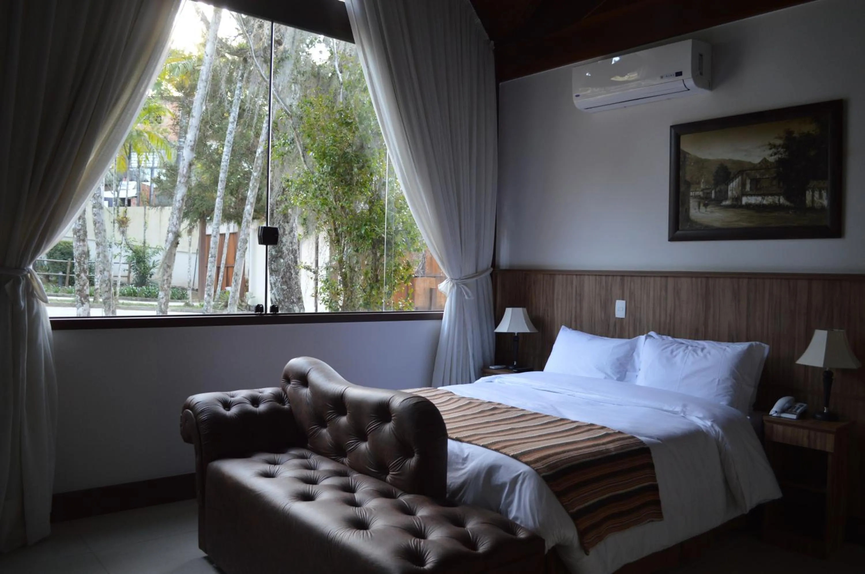 Photo of the whole room, Bed in Pousada Terê Parque