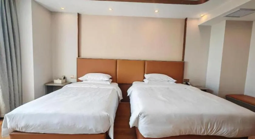 Madison Hotel Weihai Railway Station