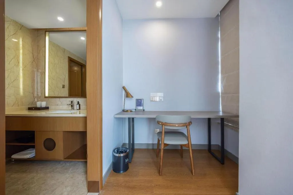 Madison Hotel Weihai Railway Station