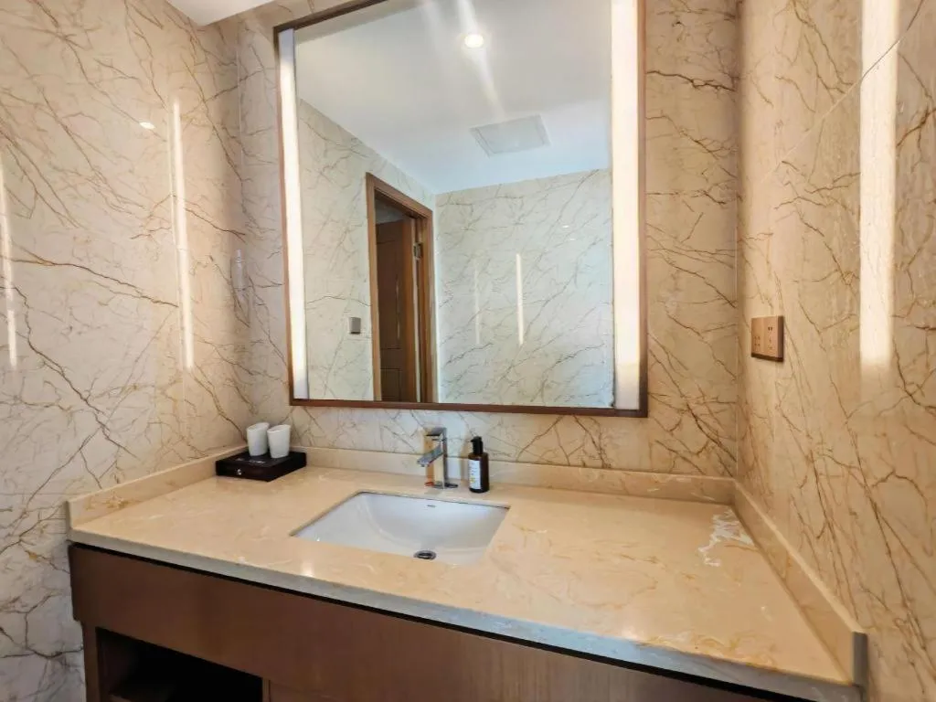 Madison Hotel Weihai Railway Station