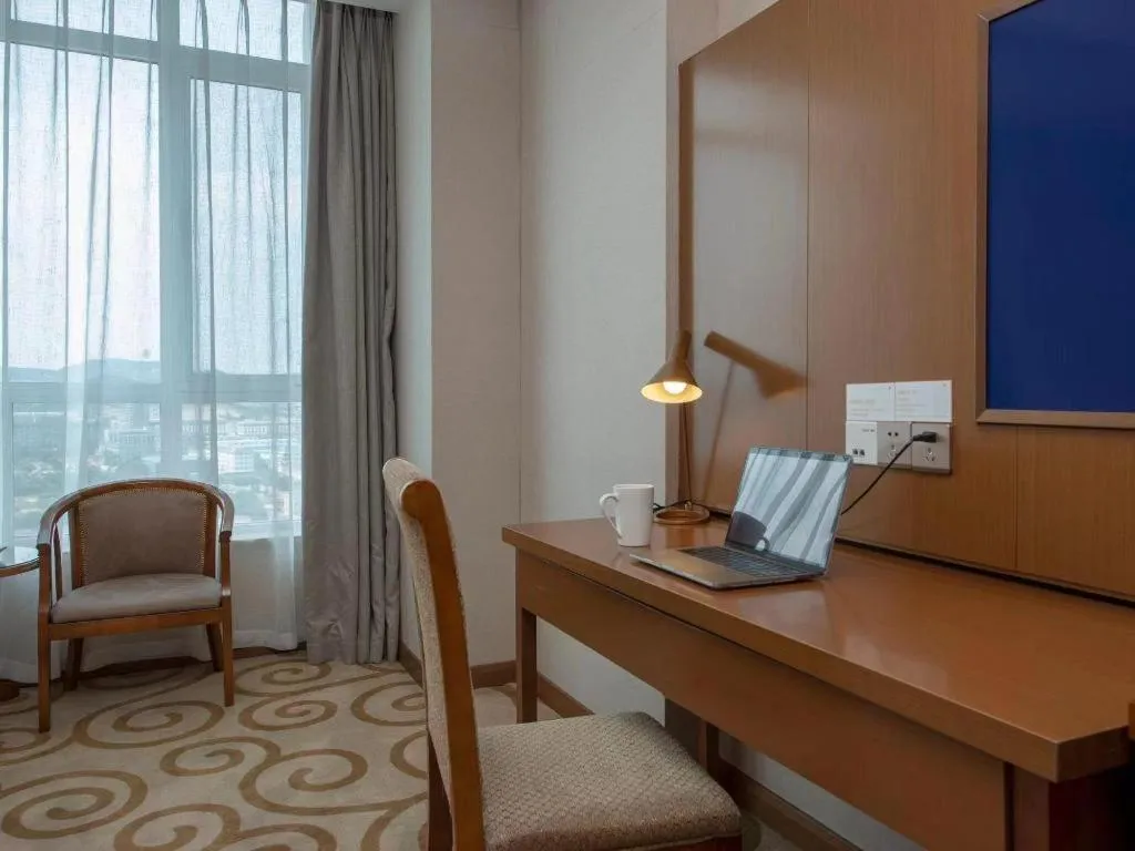 Madison Hotel Weihai Railway Station