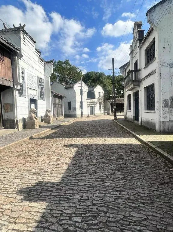 Jinglai Hotel (Shanghai Bund East Nanjing Road pedestrian street )
