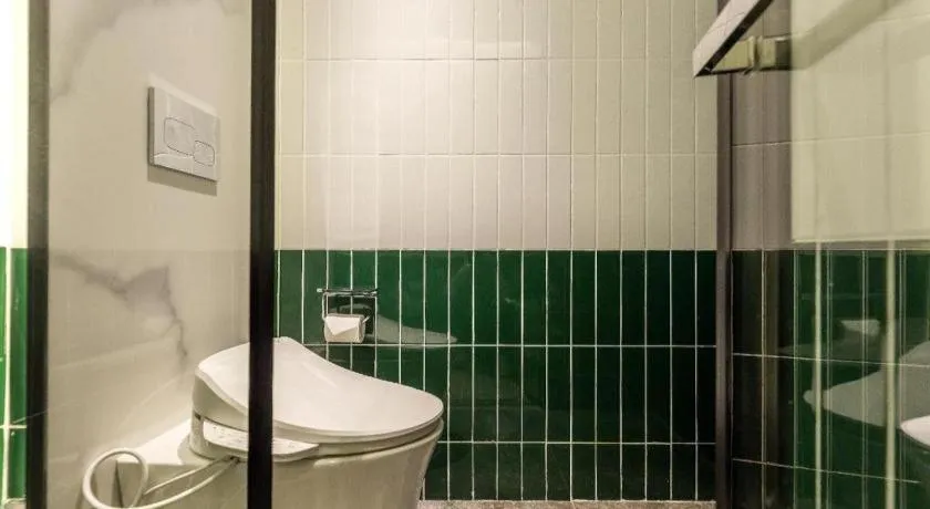 Jinglai Hotel (Shanghai Bund East Nanjing Road pedestrian street )