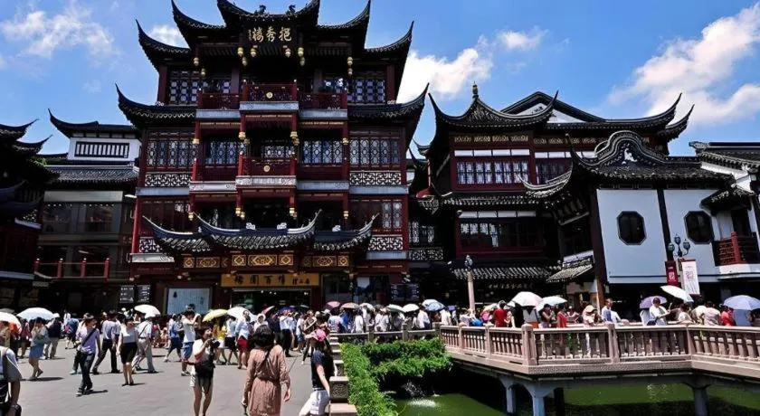 Jinglai Hotel (Shanghai Bund East Nanjing Road pedestrian street )