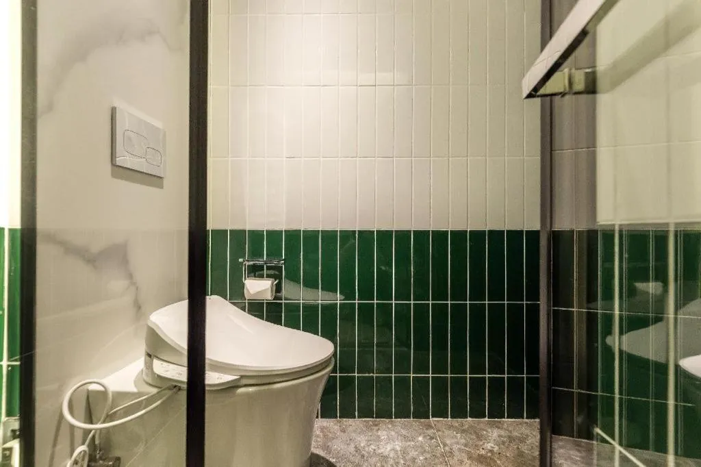 Jinglai Hotel (Shanghai Bund East Nanjing Road pedestrian street )