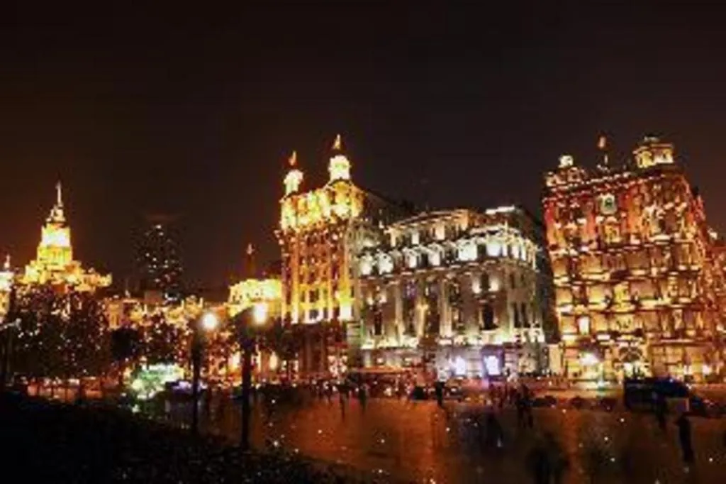 Jinglai Hotel (Shanghai Bund East Nanjing Road pedestrian street )