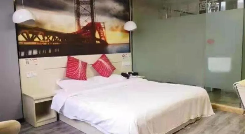 Bed in Thank Hotel Guizhou Longli County Lanban Street Pedestrian Street