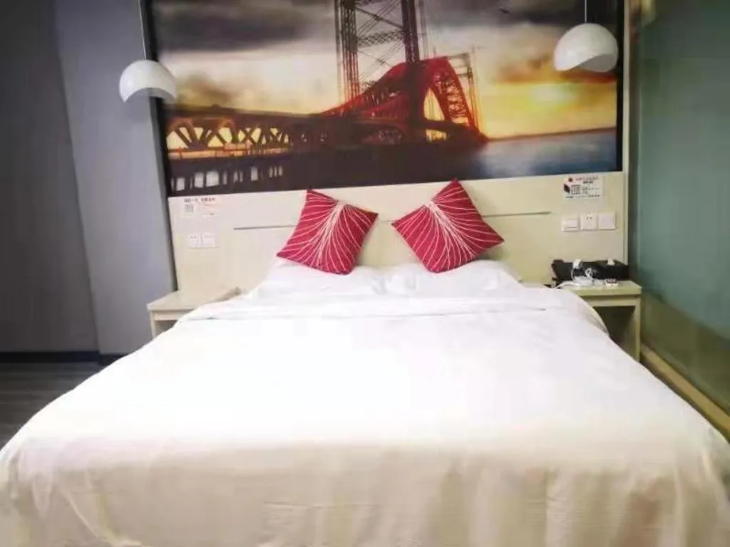 Bed in Thank Hotel Guizhou Longli County Lanban Street Pedestrian Street