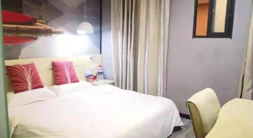 Bed in Thank Hotel Guizhou Longli County Lanban Street Pedestrian Street