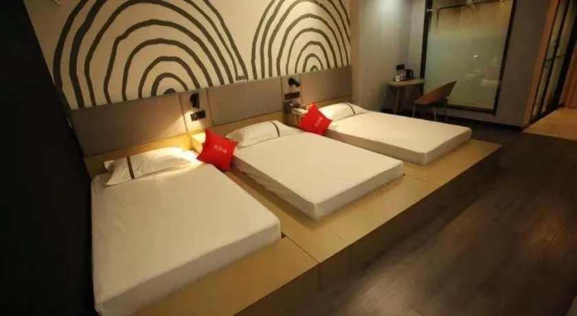 Bed in Thank Hotel Shanxi Lvliang Zhongyang County North Fengcheng Street