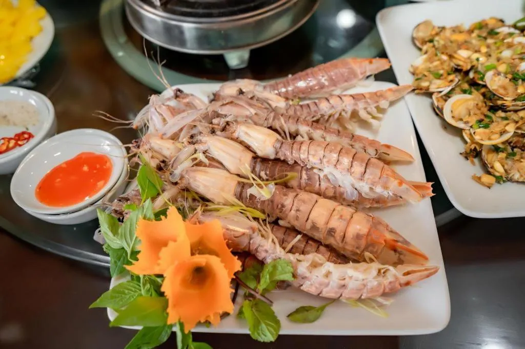 Khách sạn Moonlight Hotel - Mặt biển Hải Tiến