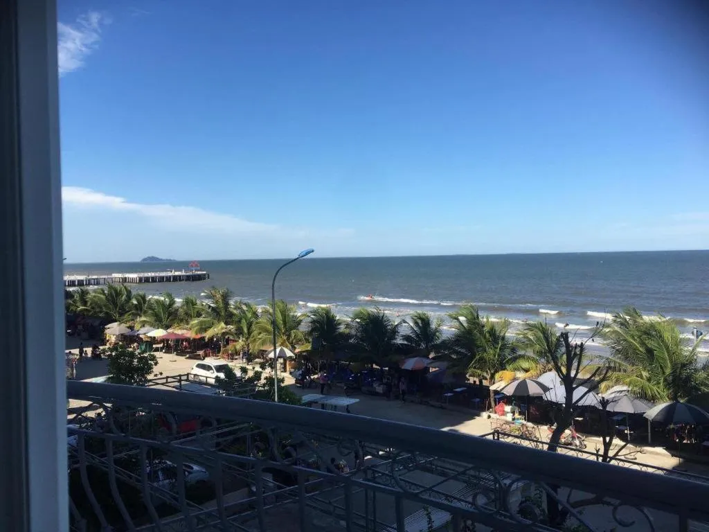 Khách sạn Moonlight Hotel - Mặt biển Hải Tiến