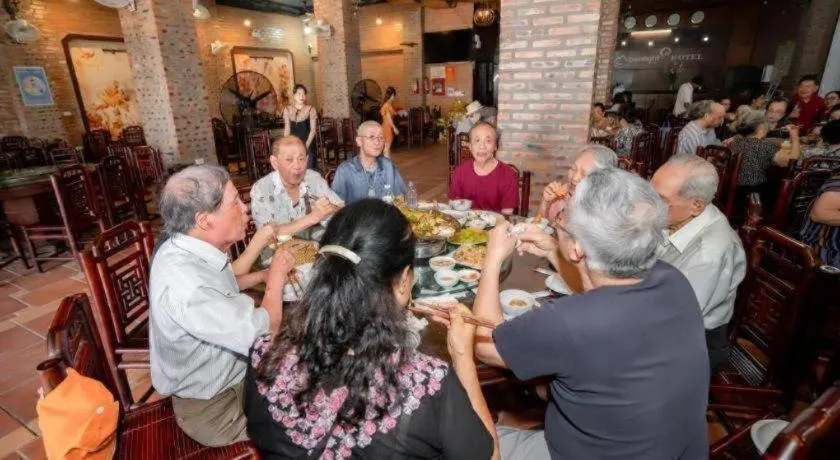 Khách sạn Moonlight Hotel - Mặt biển Hải Tiến