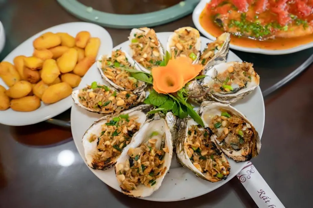 Khách sạn Moonlight Hotel - Mặt biển Hải Tiến