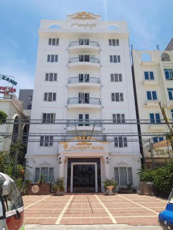 Khách sạn Moonlight Hotel - Mặt biển Hải Tiến