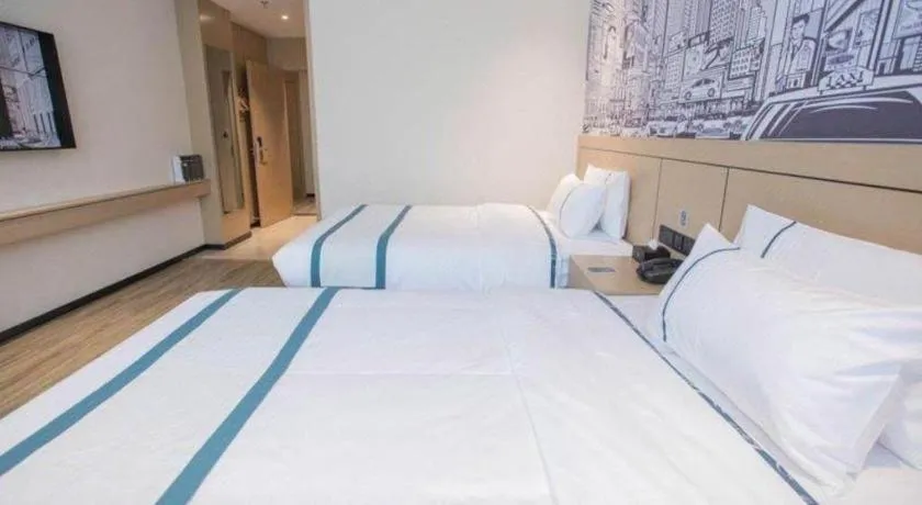 Bed in City Comfort Inn Luzhou Jiangyang District Wancheng International