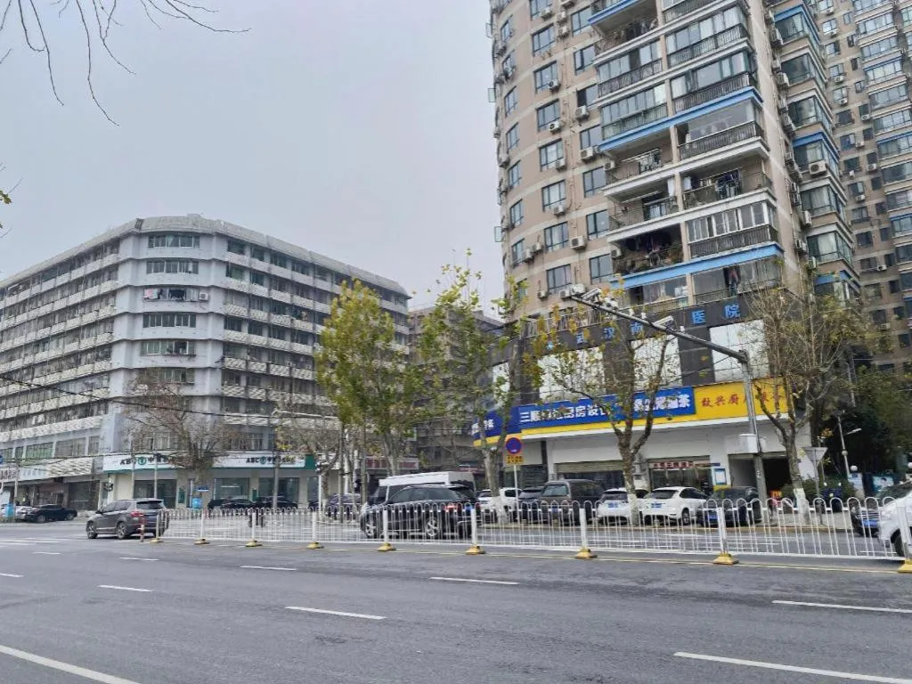 Echarm Hotel Wuhan Wusheng Road Metro Station Cade Square