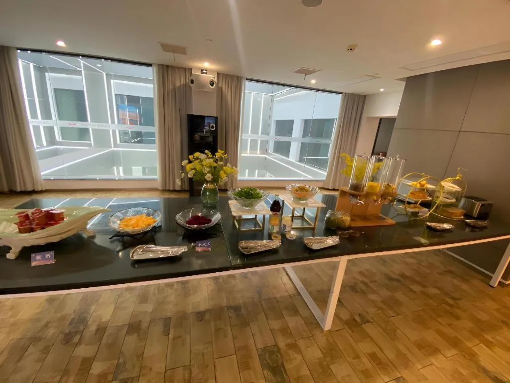 Echarm Hotel Wuhan Wusheng Road Metro Station Cade Square