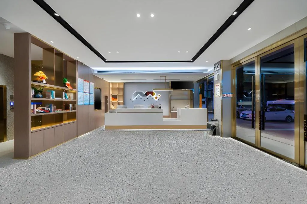 Borrman Hotel Xiantao Wushang Gymnasium