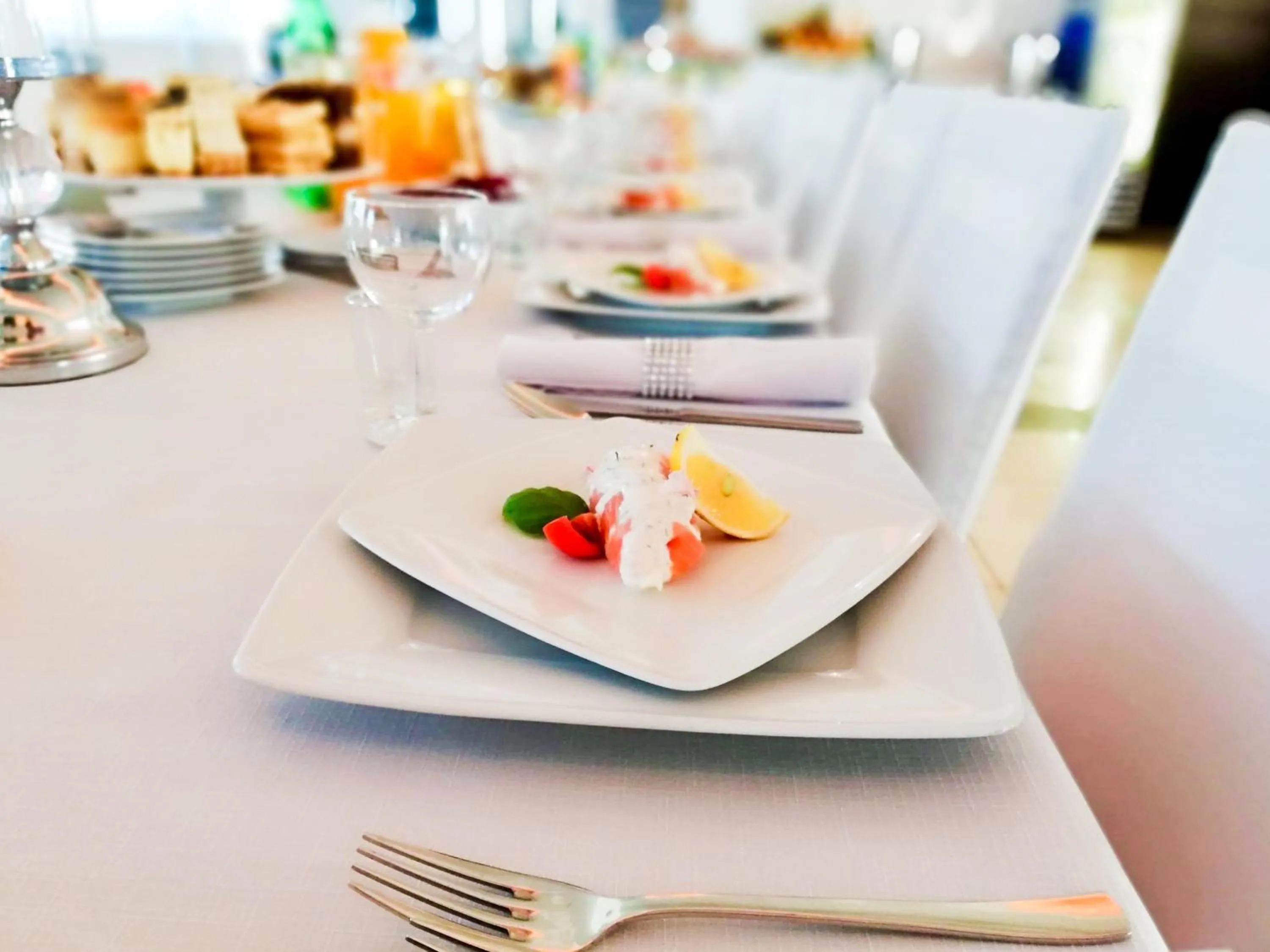 Restaurant/places to eat in Hotel Kardamon