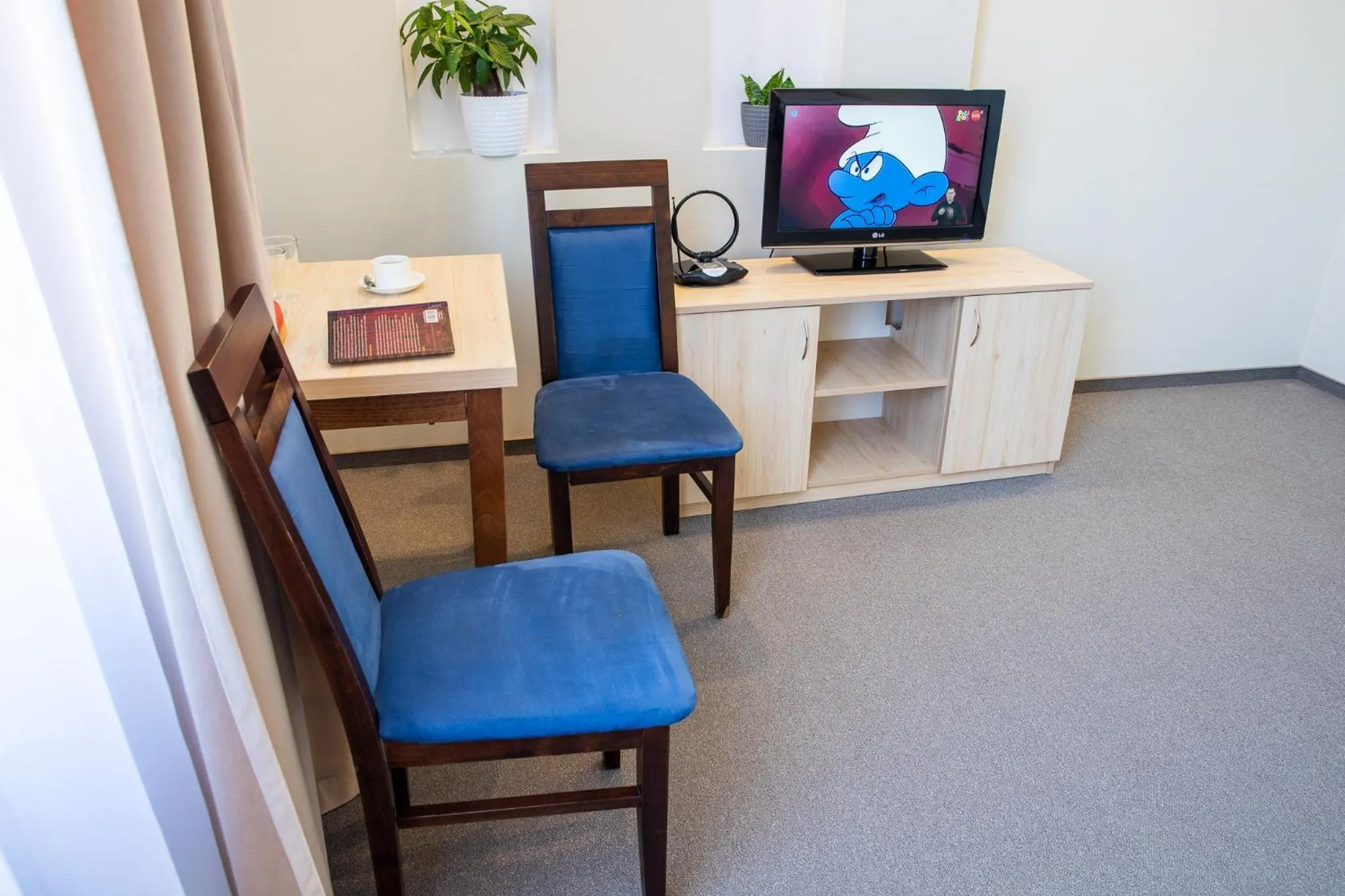 TV and multimedia in Hotel Kardamon