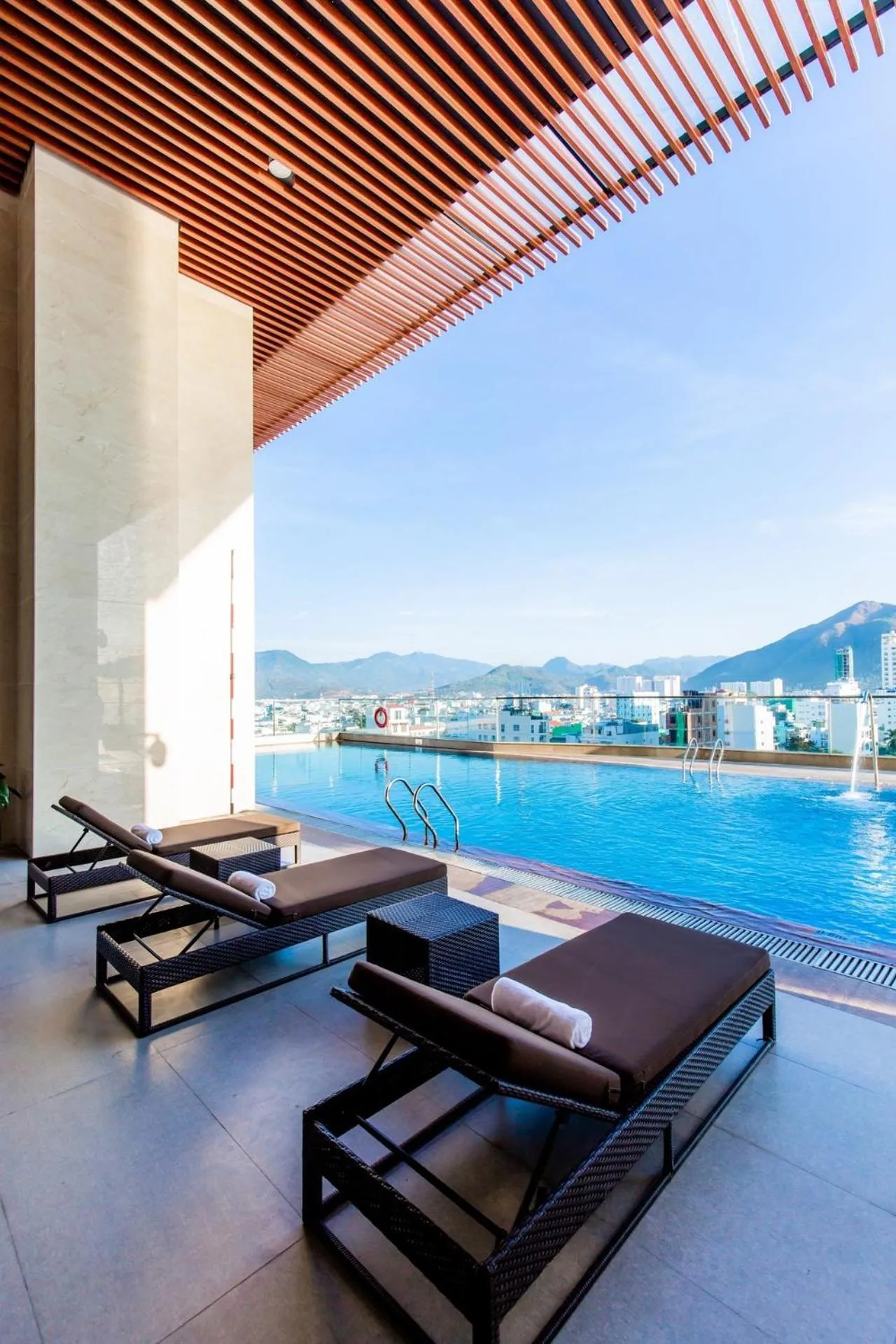Swimming pool in Sea Inn - Nha Trang Apartment