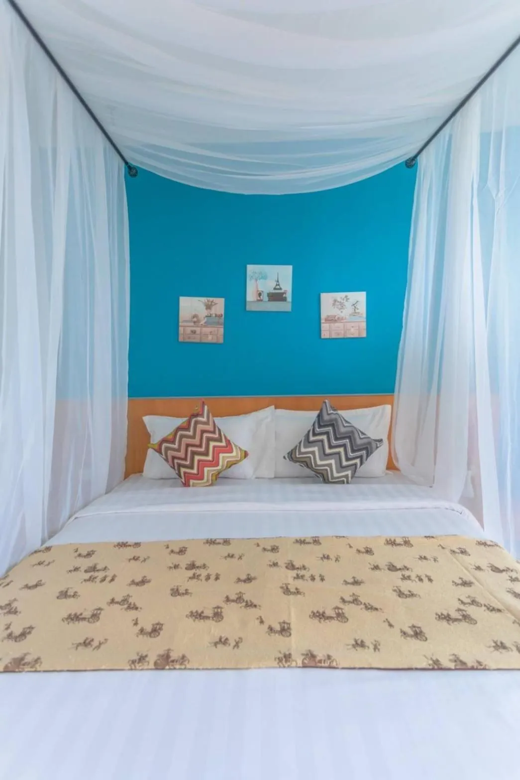 Photo of the whole room, Bed in Sunflower HLD Hotel