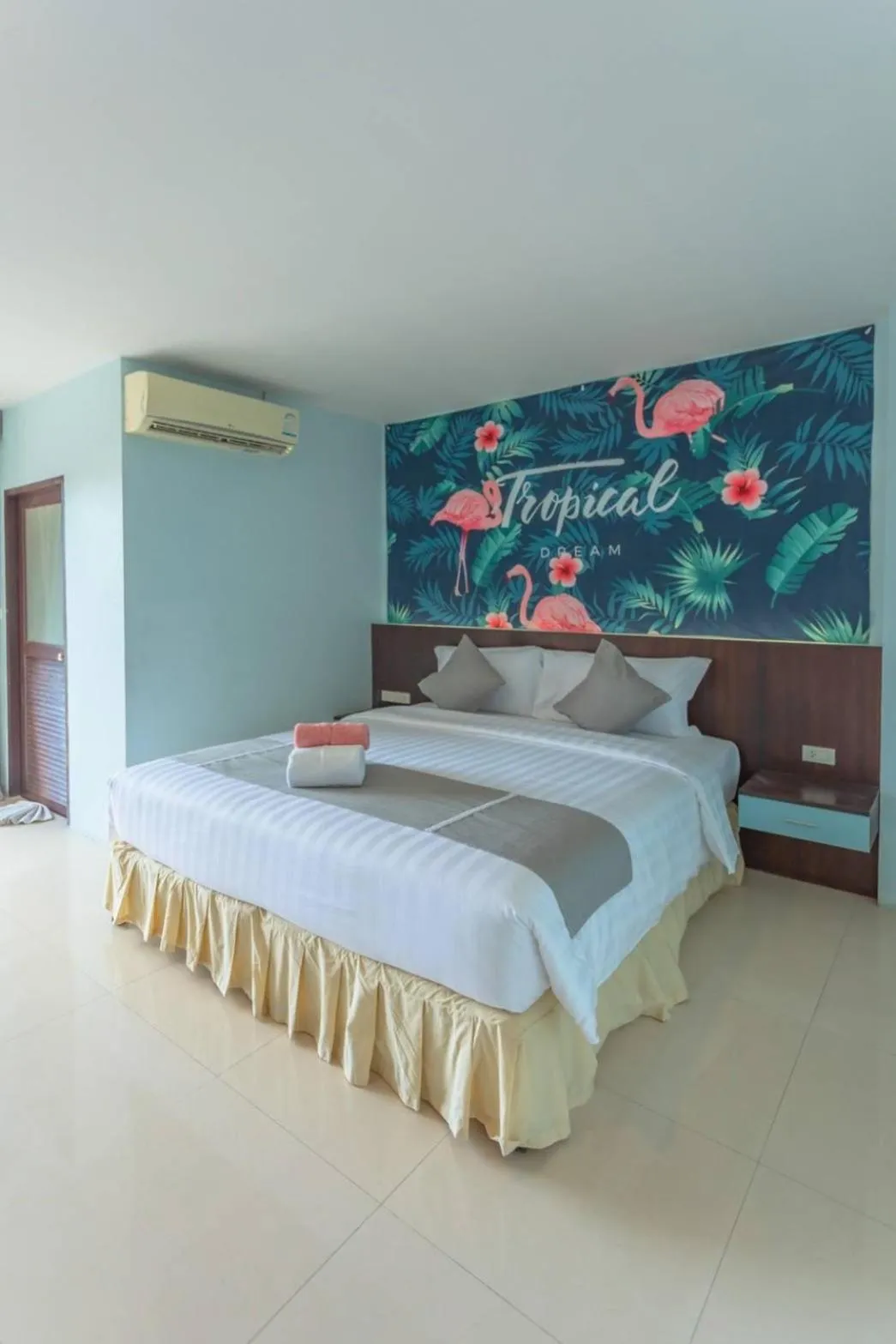 Bed in Sunflower HLD Hotel