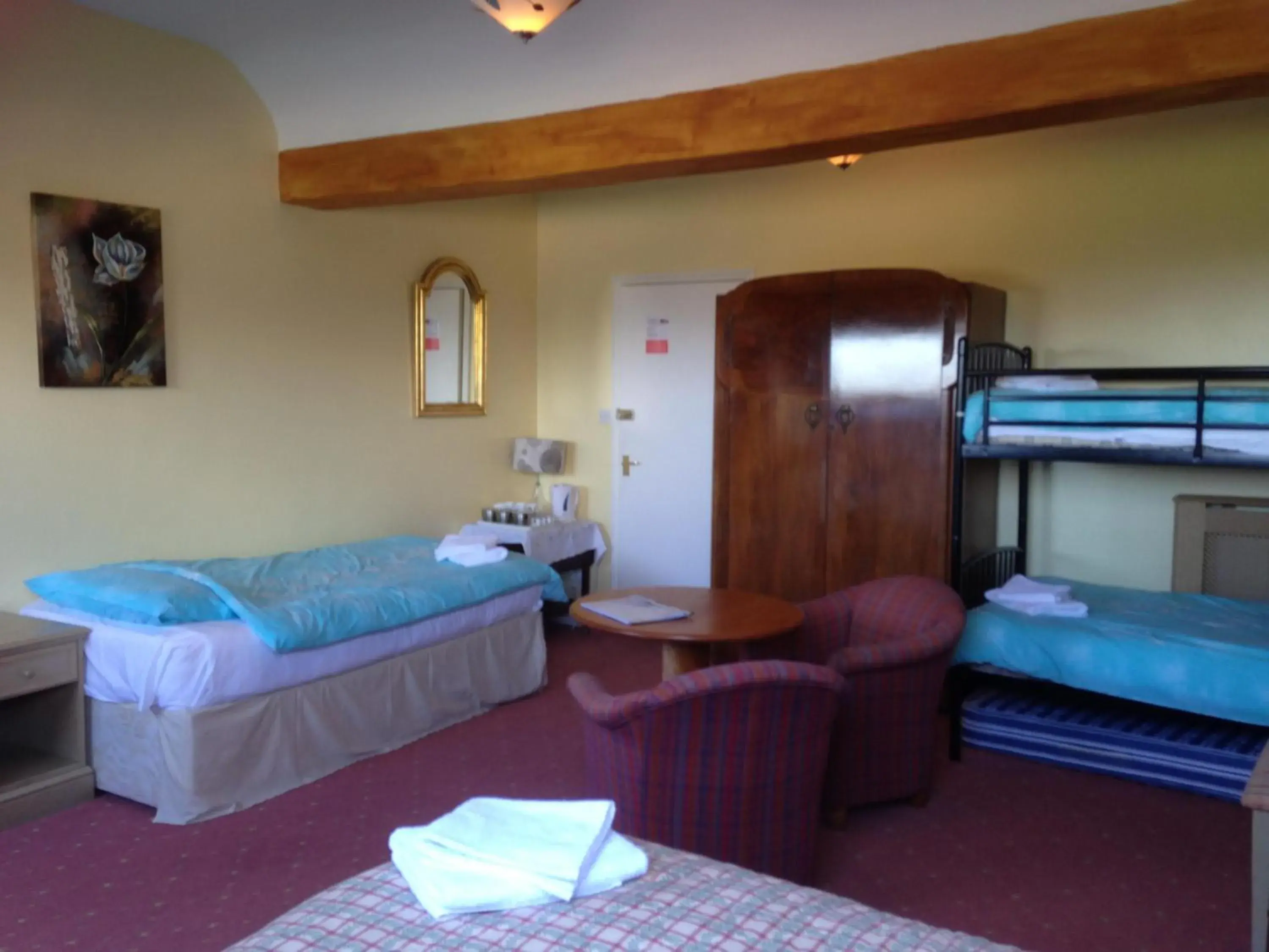 Family Room with Private Bathroom in The Old School B&B Family Room with Private Bathroom in The Old School B&B