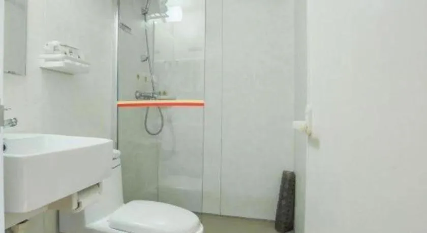 Super 8 Hotel Guiyang Qianling Park Ruijin North Road