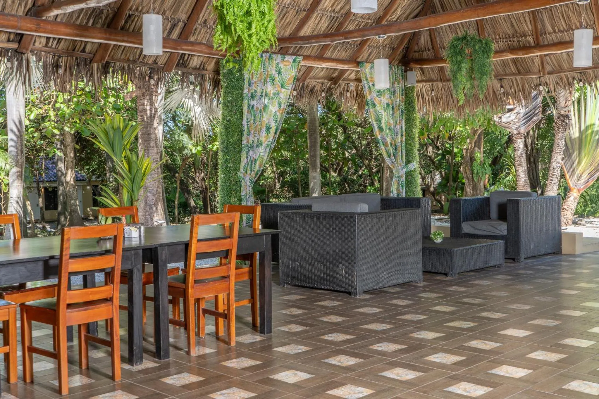 Restaurant/places to eat in Seis Playas Hotel