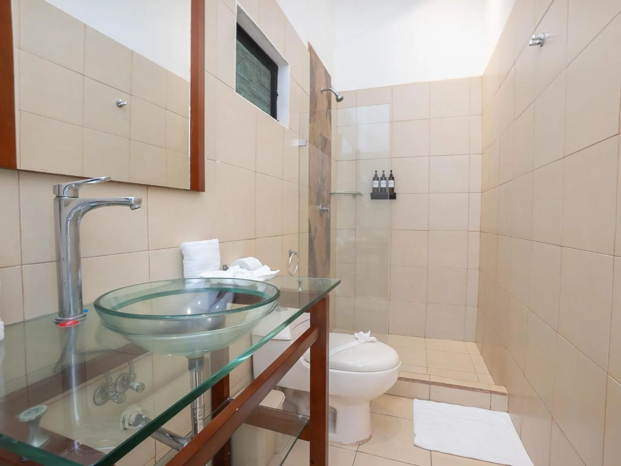 Shower in Seis Playas Hotel