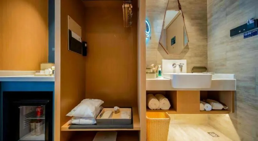 Atour Hotel Nanchang Longding Chadu East Jiefang Road