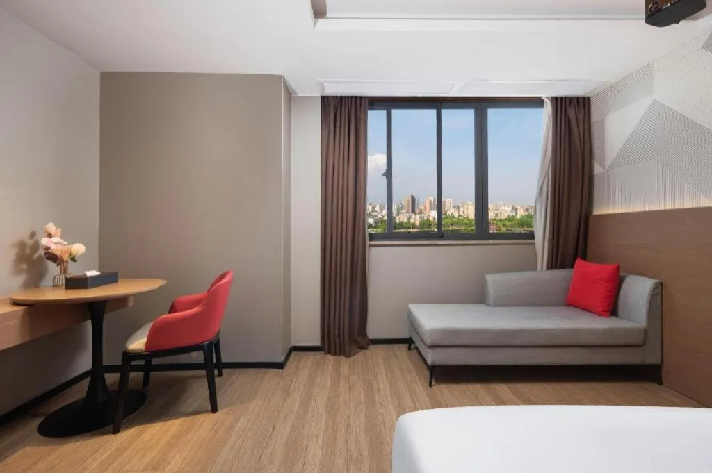 Bed in Borrman Hotel Wuhan Yellow Crane Tower Fuxing Road Metro Station