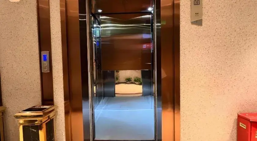 Borrman Hotel Wuhan Yellow Crane Tower Fuxing Road Metro Station Borrman Hotel Wuhan Yellow Crane Tower Fuxing Road Metro Station